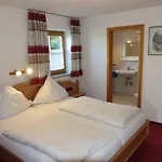 Gaestehaus Guggomos 