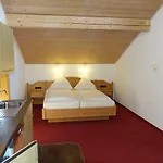 Gaestehaus Guggomos 